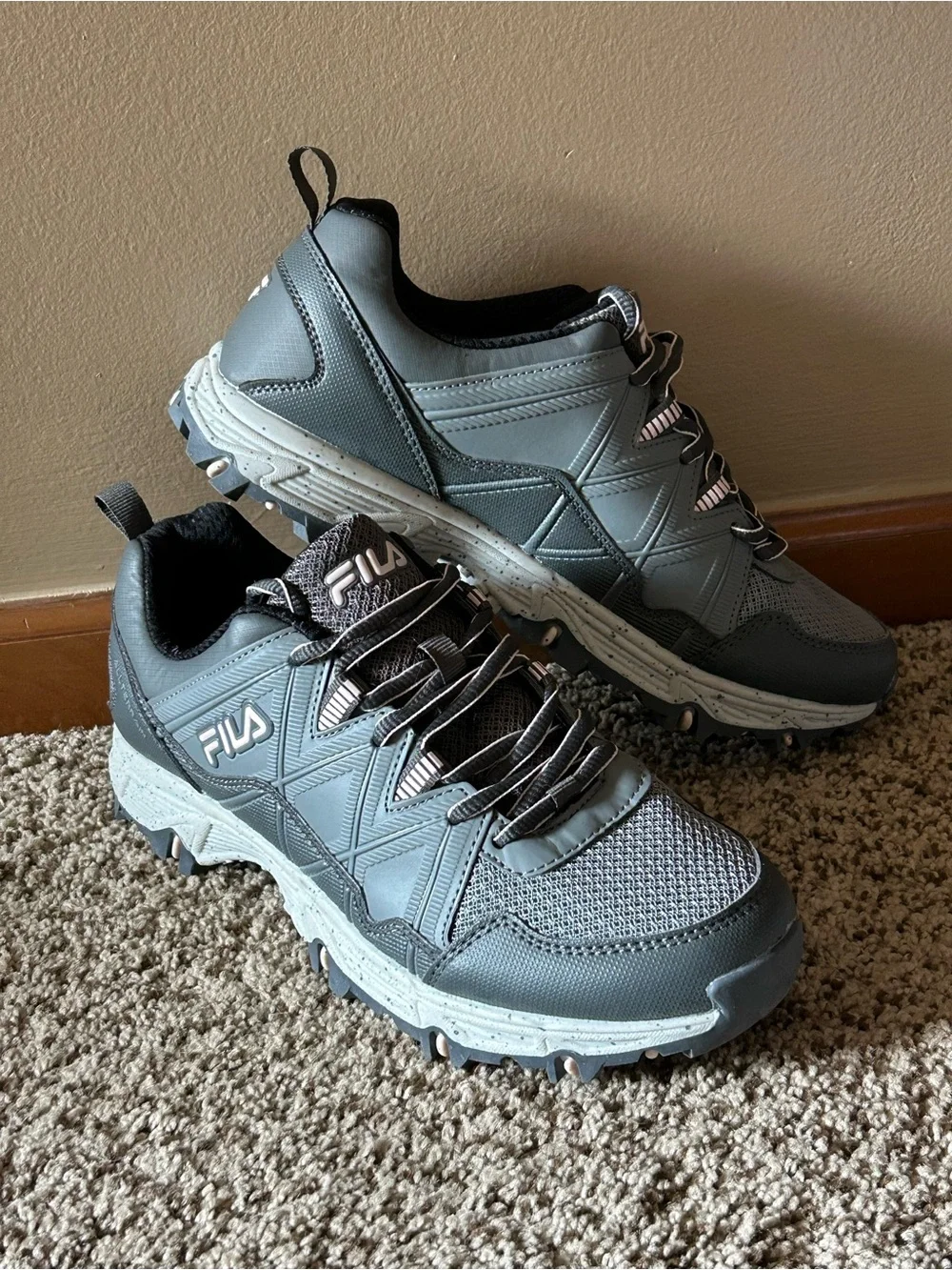 Fila Women's AT Peake 24 Trail Running Shoe in a gray & pink size 9